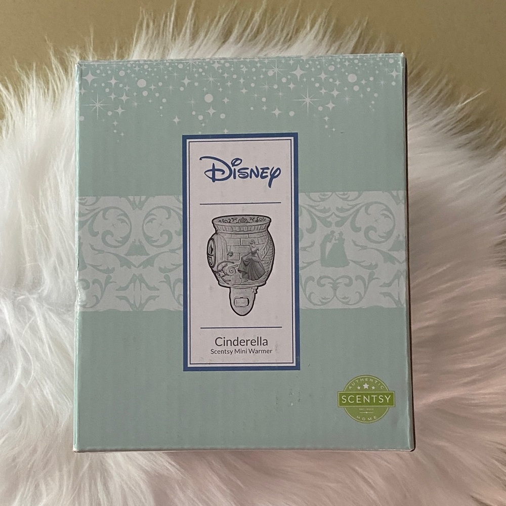 Scentsy Disney Cinderella Mini Warmer new in box